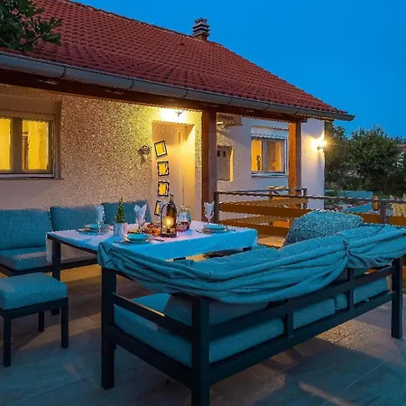 Feriehus My Dalmatia - Manda Adriatic With Private Heated Pool Skradin